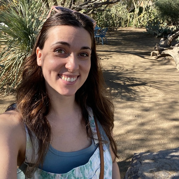 Meet your Posher, Britt - Picture 4 of 5